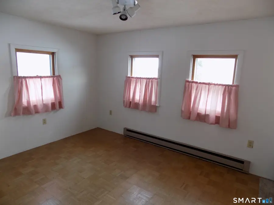 133 Weymouth Road, Enfield, CT 06082 - Image #3