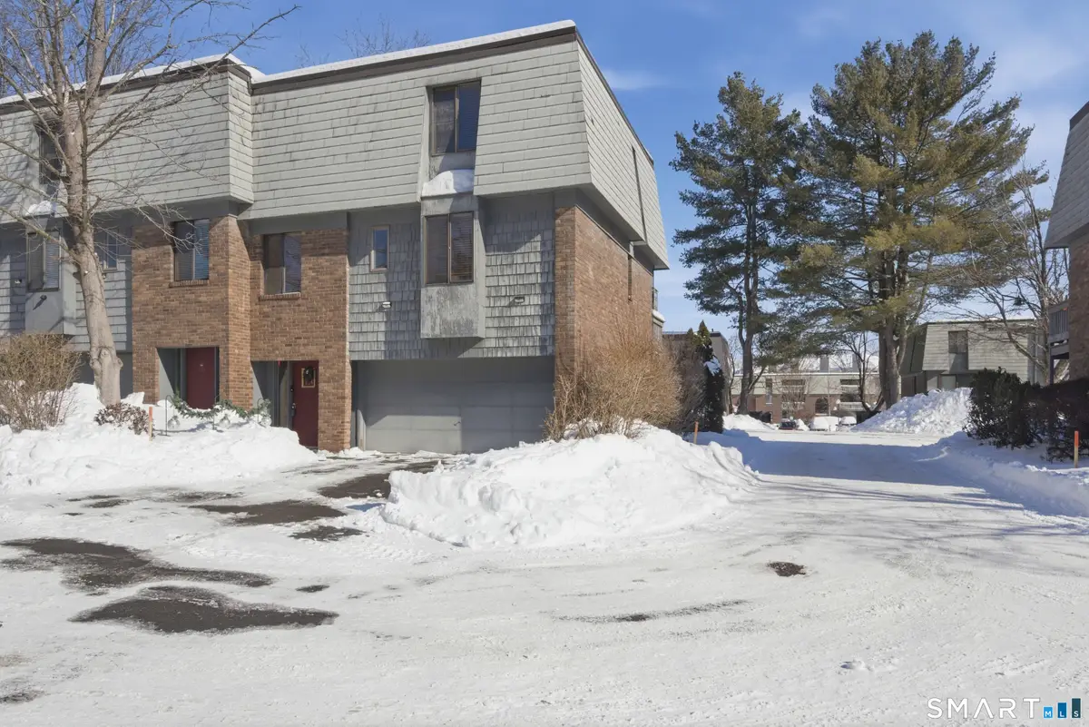 134 Trolley Crossing Lane #134, Middletown, CT 06457 - Image #1