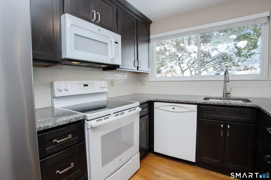 10 Massaco Street #G, Simsbury, CT 06070 - Image #3