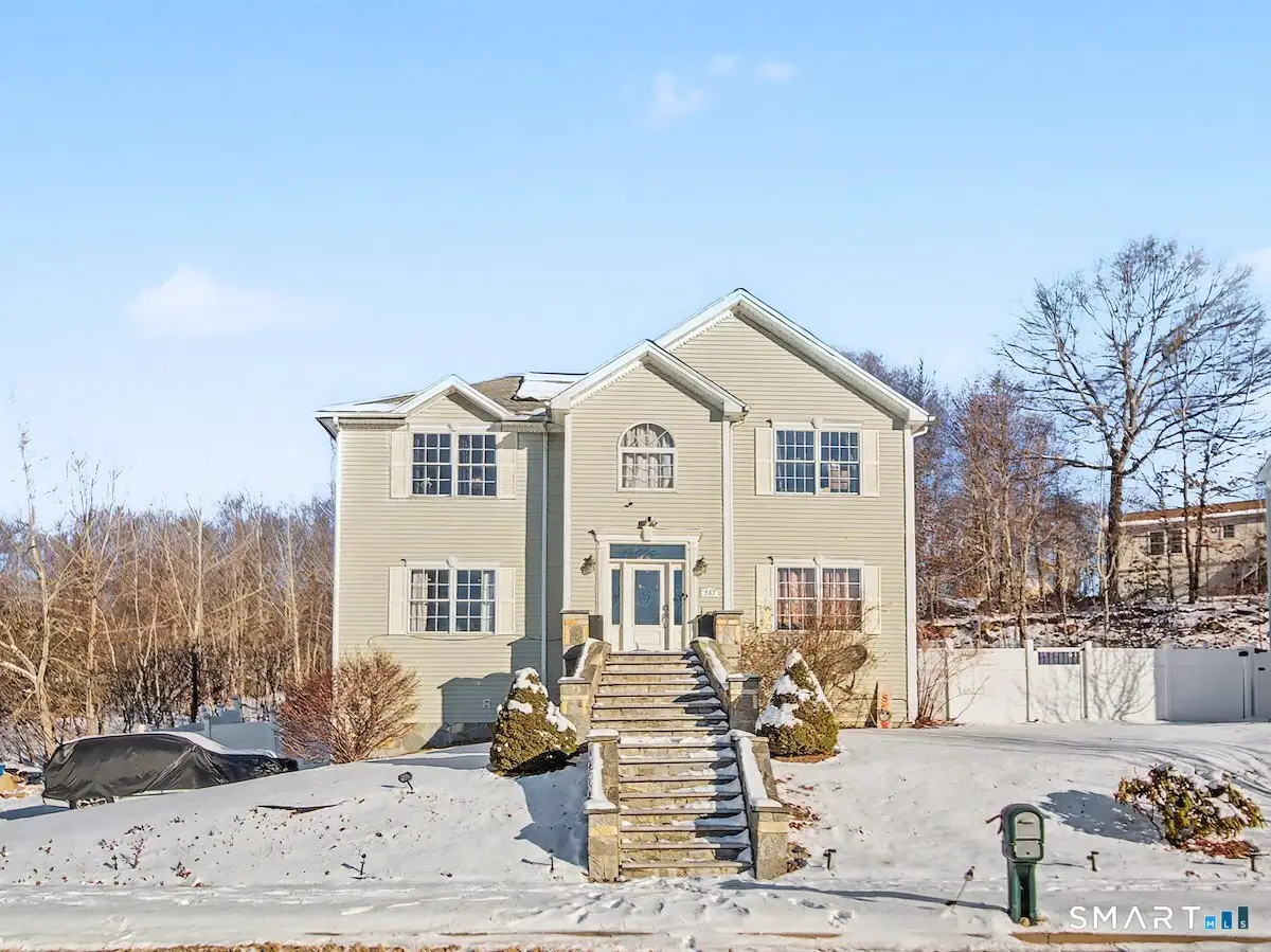 207 Ridgefield Avenue, Waterbury, CT 06705 - #1