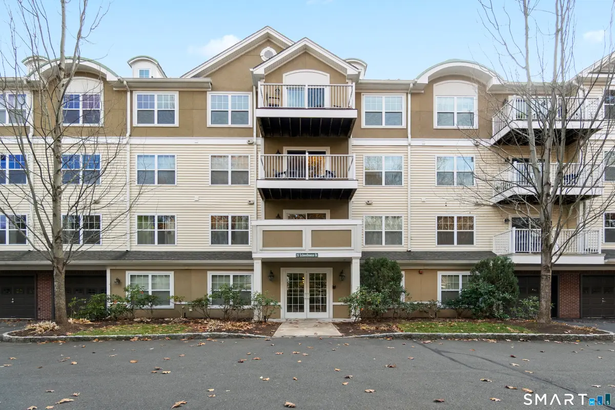 26 Schoolhouse Drive #204, West Hartford, CT 06110 - Image #1