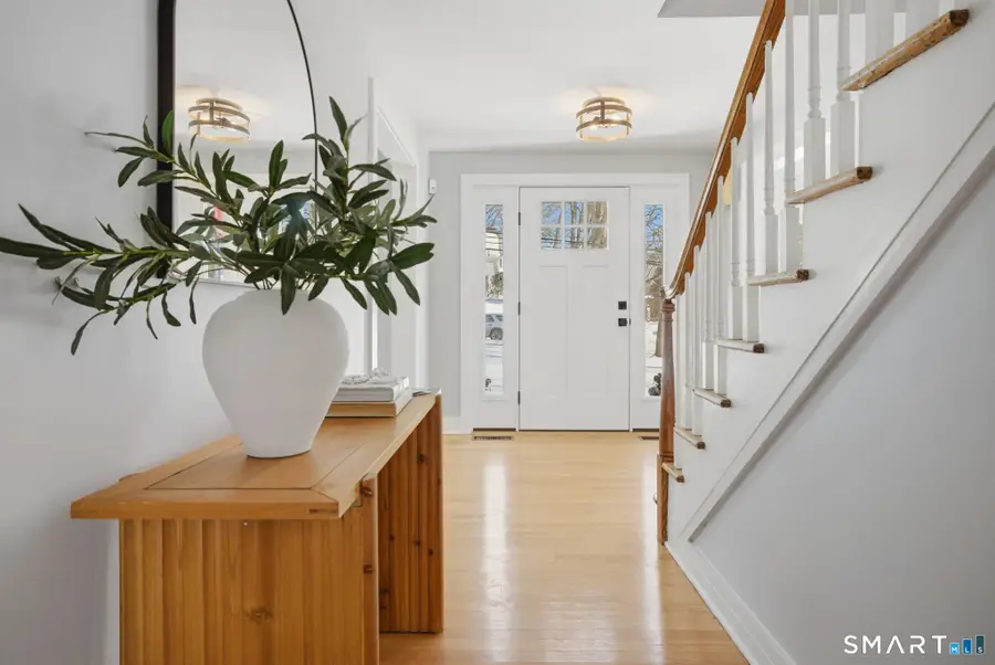 341 Crestwood Road, Fairfield, CT 06824 - Image #2