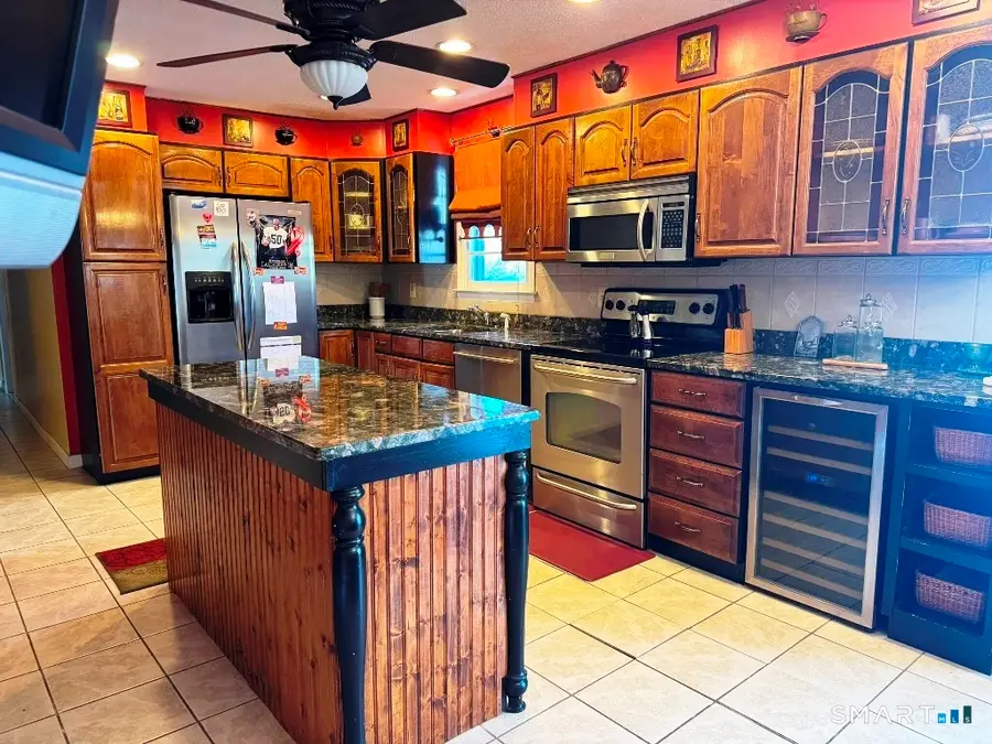 21 Blue Trail Drive, Waterbury, CT 06705 - Image #3