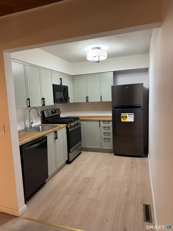 449 Thoreau Street #449, Branford, CT 06405