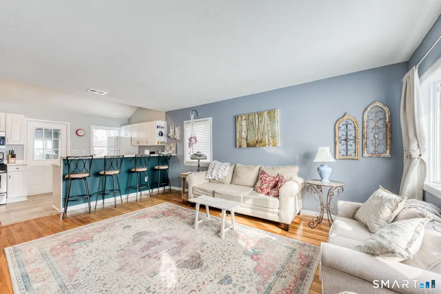 24 Lorraine Court, Hartford, CT 06105 - Image #2