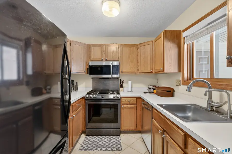 140 Barn Finch Circle #140, Naugatuck, CT 06770 - Image #3