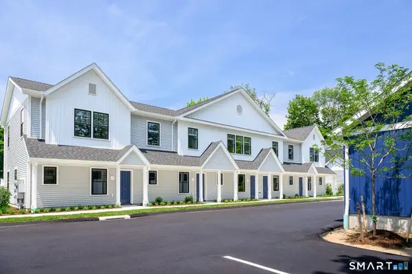 138 Boston Post Road #2, East Lyme, CT 06333