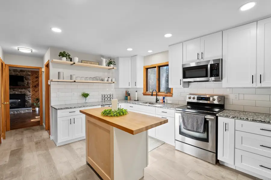 1 Burlington Road, Unionville, CT 06085 - #3