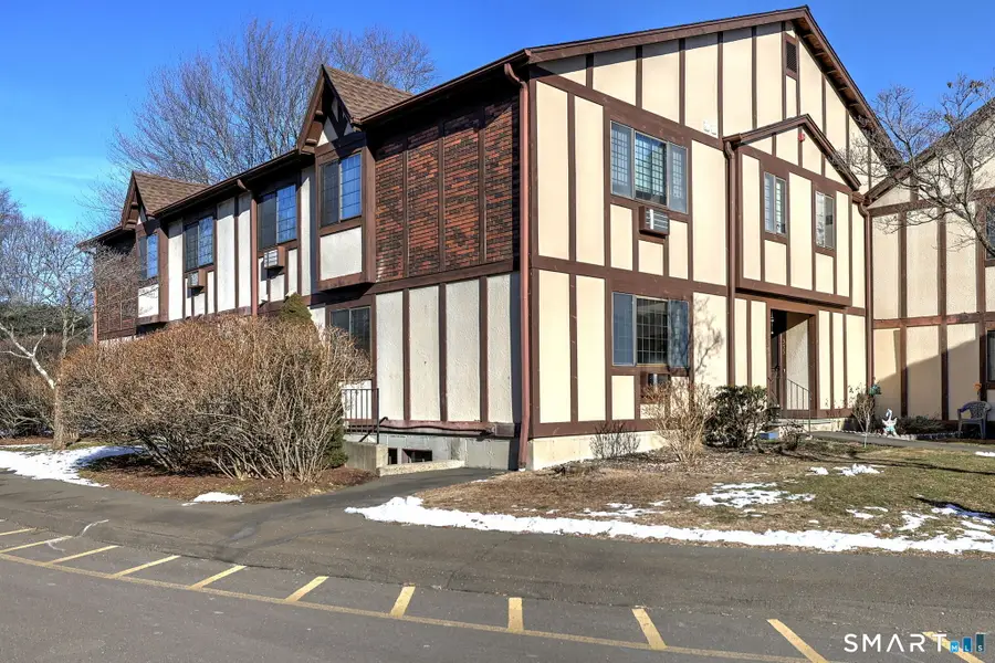 335 Foxwood Lane #335, Milford, CT 06461 - Image #3