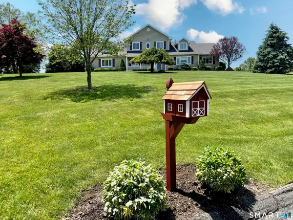 8 Farmview Drive, New Milford, CT 06776