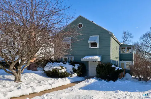 536 South Quaker Lane, West Hartford, CT 06110