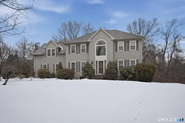 34 Nathan Hale Court, Cheshire, CT 06410