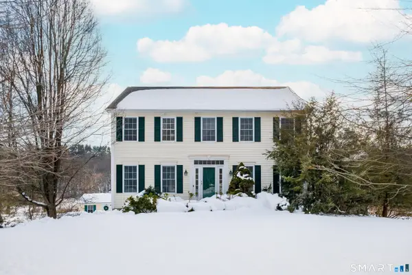 73 Dodgingtown Road, Newtown, CT 06470