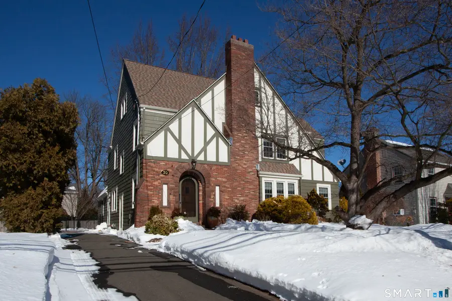30 Sedgwick Road, West Hartford, CT 06107 - Image #2