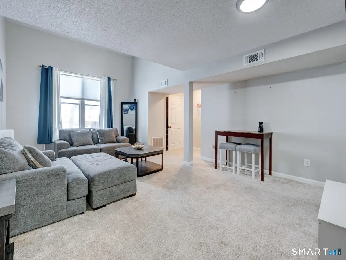 11 Concorde Way #B2, Windsor Locks, CT 06096 - Image #1