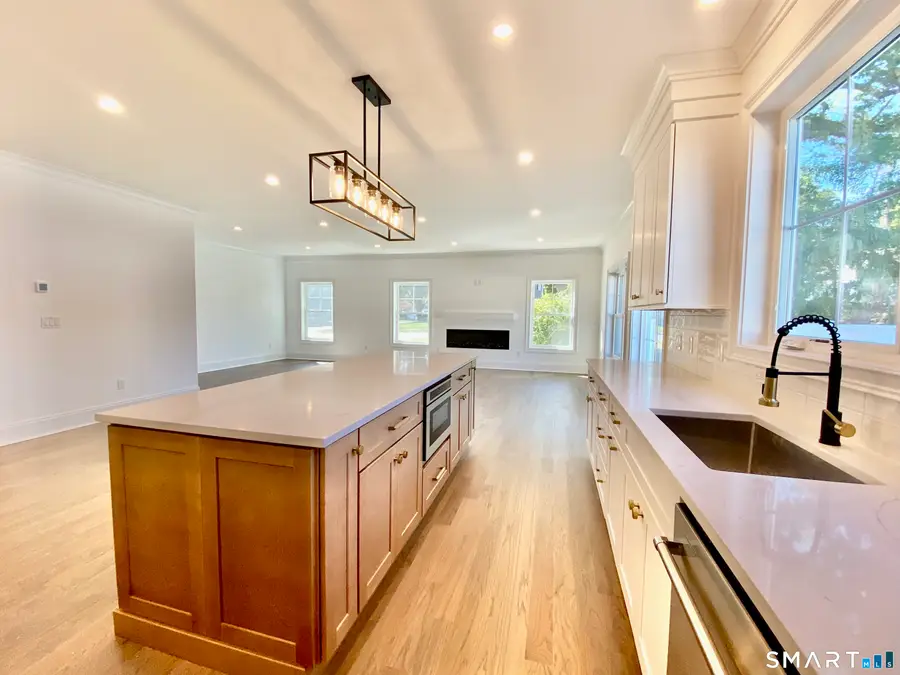 28 A Country Road, Fairfield, CT 06824 - #2