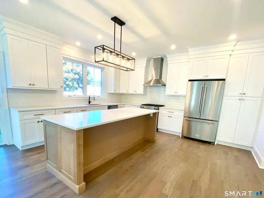 28 A Country Road, Fairfield, CT 06824 - #3