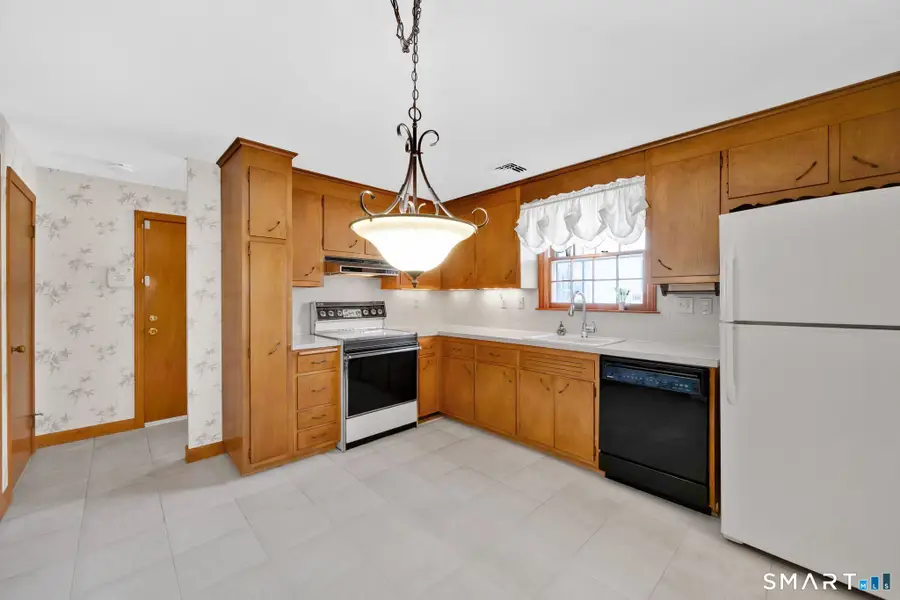 16 Ivory Road, Bloomfield, CT 06002 - #2