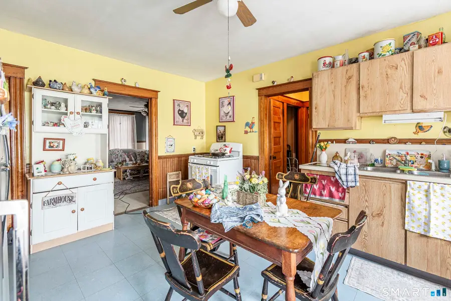 31 Vega Street, New Britain, CT 06051 - #3