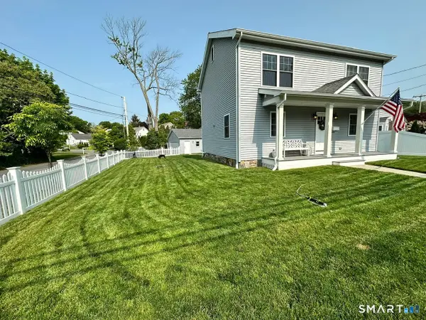 12 Reynolds Drive, Fairfield, CT 06824