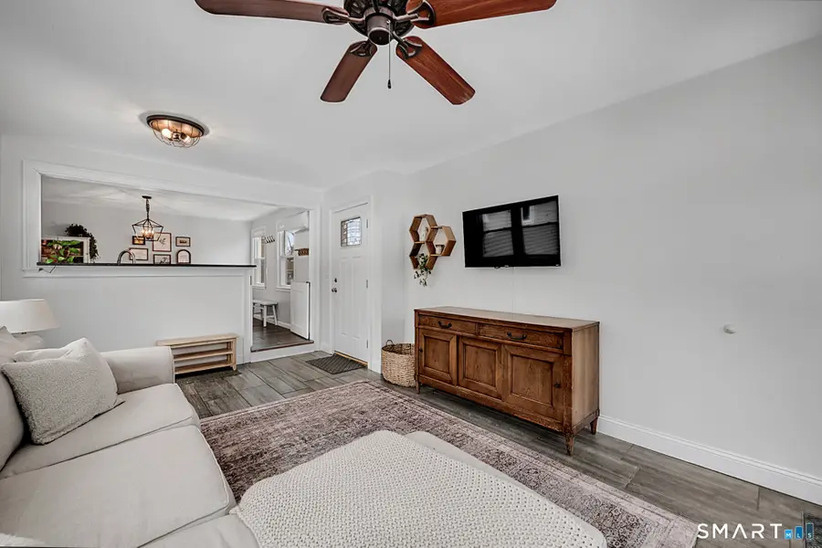 17 Whiteside Street, Newington, CT 06111 - #3