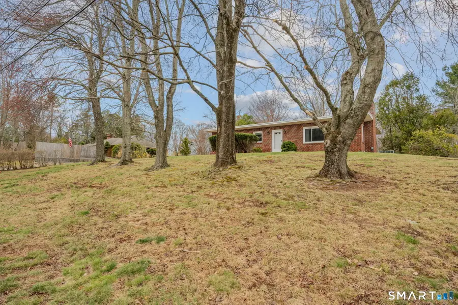 448 Mohegan Avenue Parkway, Quaker Hill, CT 06375 - #2