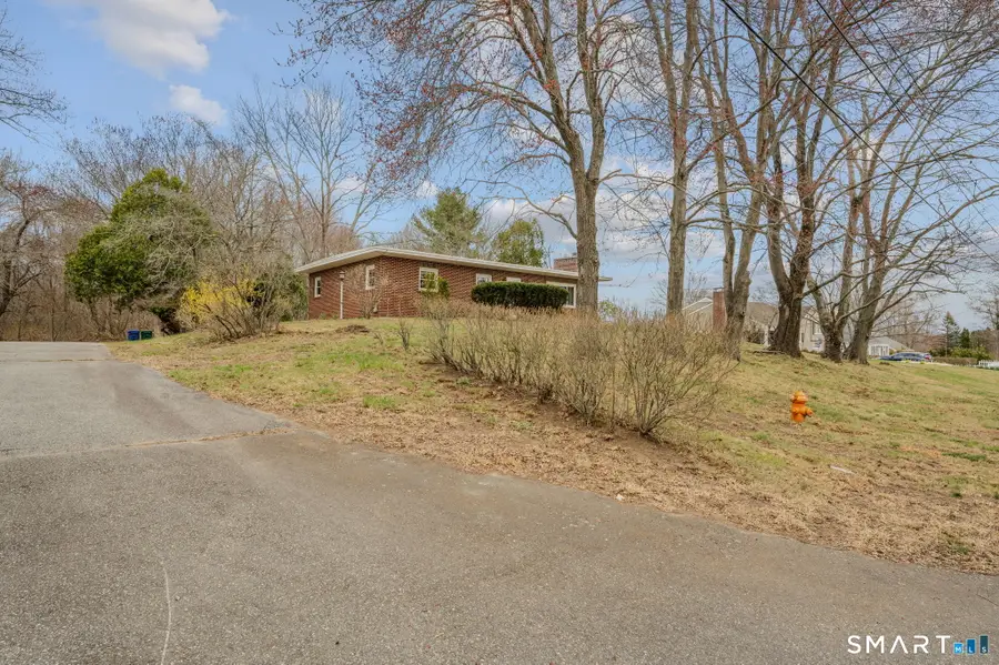 448 Mohegan Avenue Parkway, Quaker Hill, CT 06375 - #3