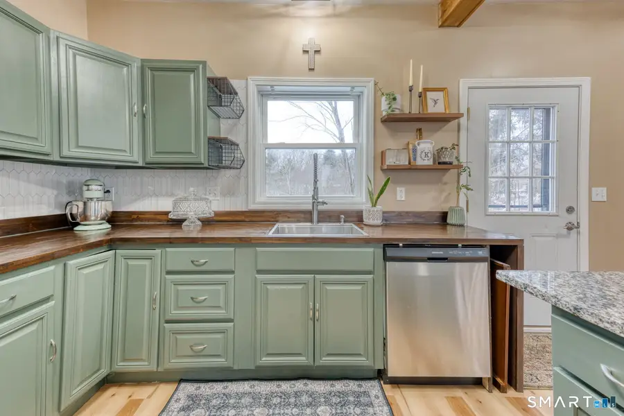 1 Young Street, East Hampton, CT 06424 - #2