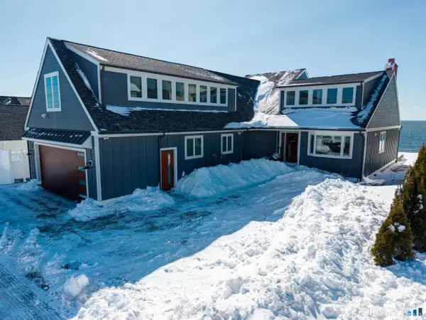 9 Loop Road, Clinton, CT 06413