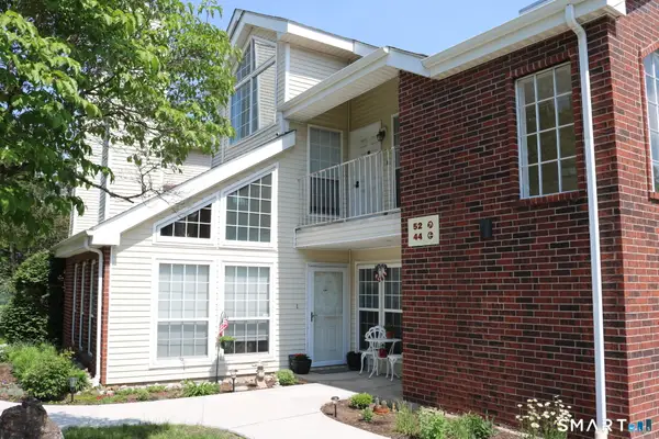 44 Carriage Crossing Lane #44, Middletown, CT 06457