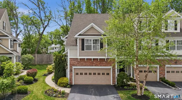 49 Park Place Circle #49, West Hartford, CT 06110