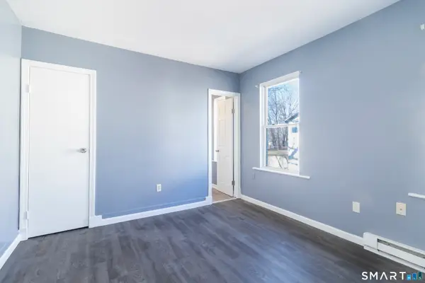 27 Beacon Street, Waterbury, CT 06704