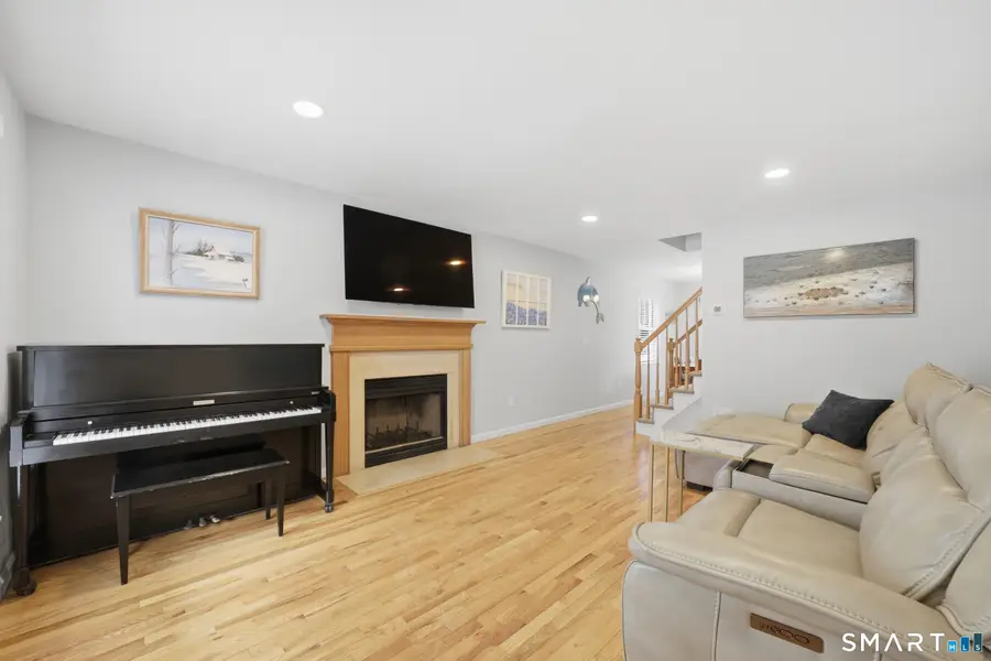 7 Dora Street #7, Stamford, CT 06902 - #3