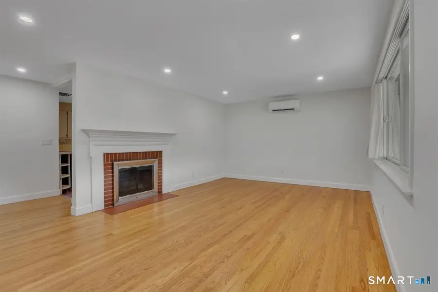 415 Woodbridge Street, Manchester, CT 06042 - #2