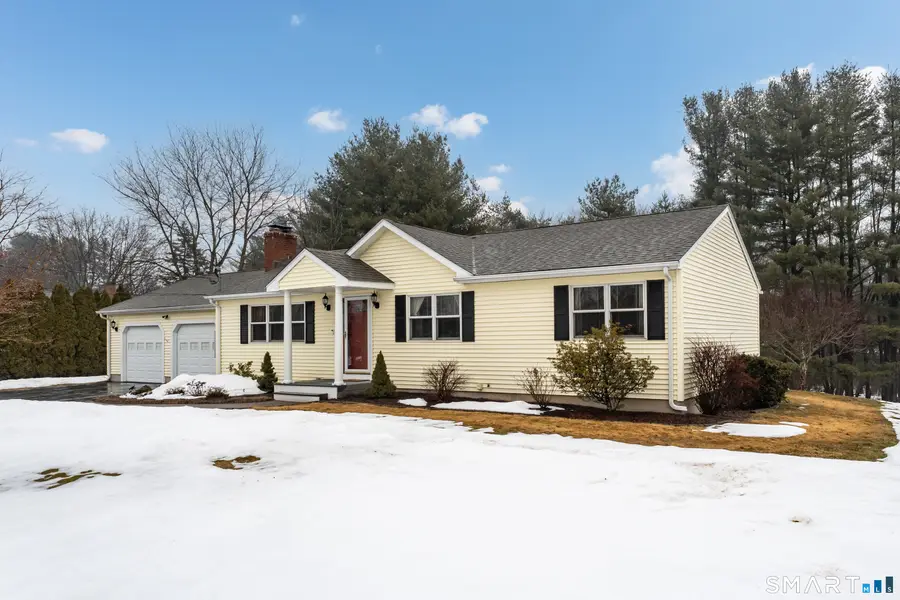 6 Carriage Drive, North Haven, CT 06473 - #2