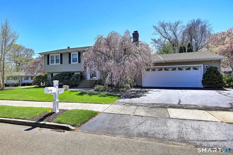 4 Dora Drive, East Haven, CT 06513 - #3