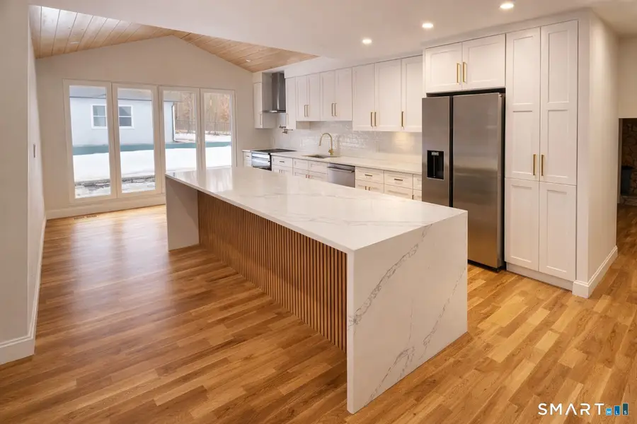 60 Fox Chase Lane, West Hartford, CT 06107 - #2