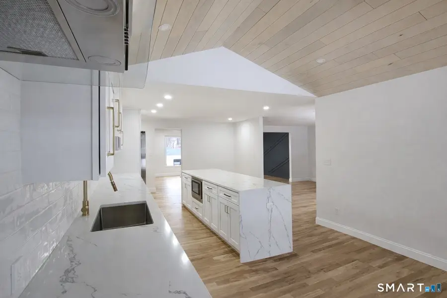 60 Fox Chase Lane, West Hartford, CT 06107 - #3