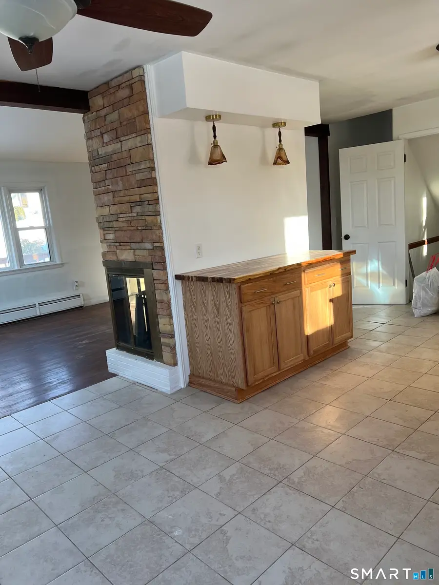 4 North Glenwoods Road, Gales Ferry, CT 06335 - #2