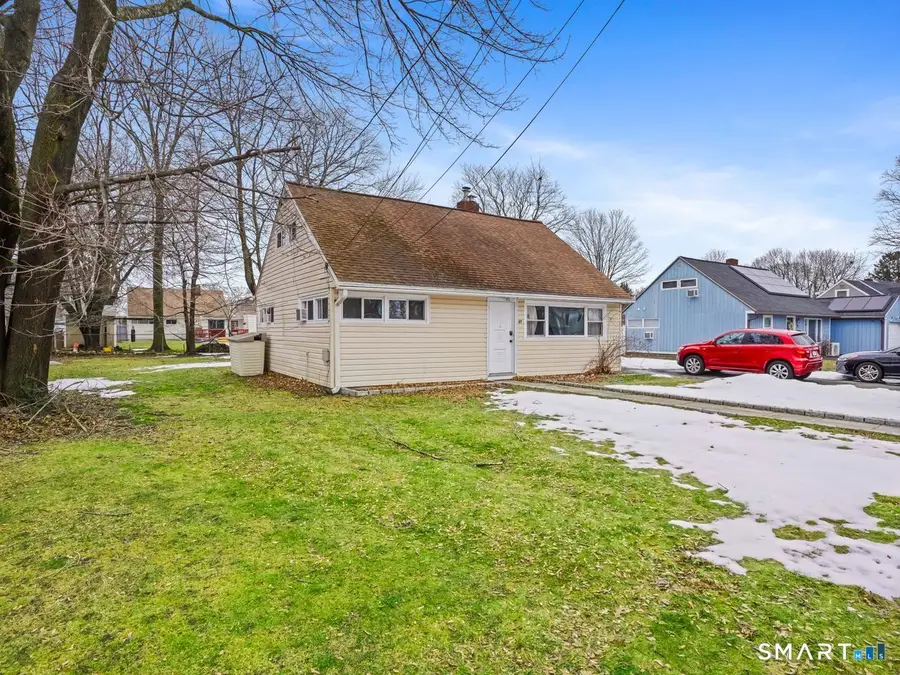69 Seaver Circle, Bridgeport, CT 06606 - #3