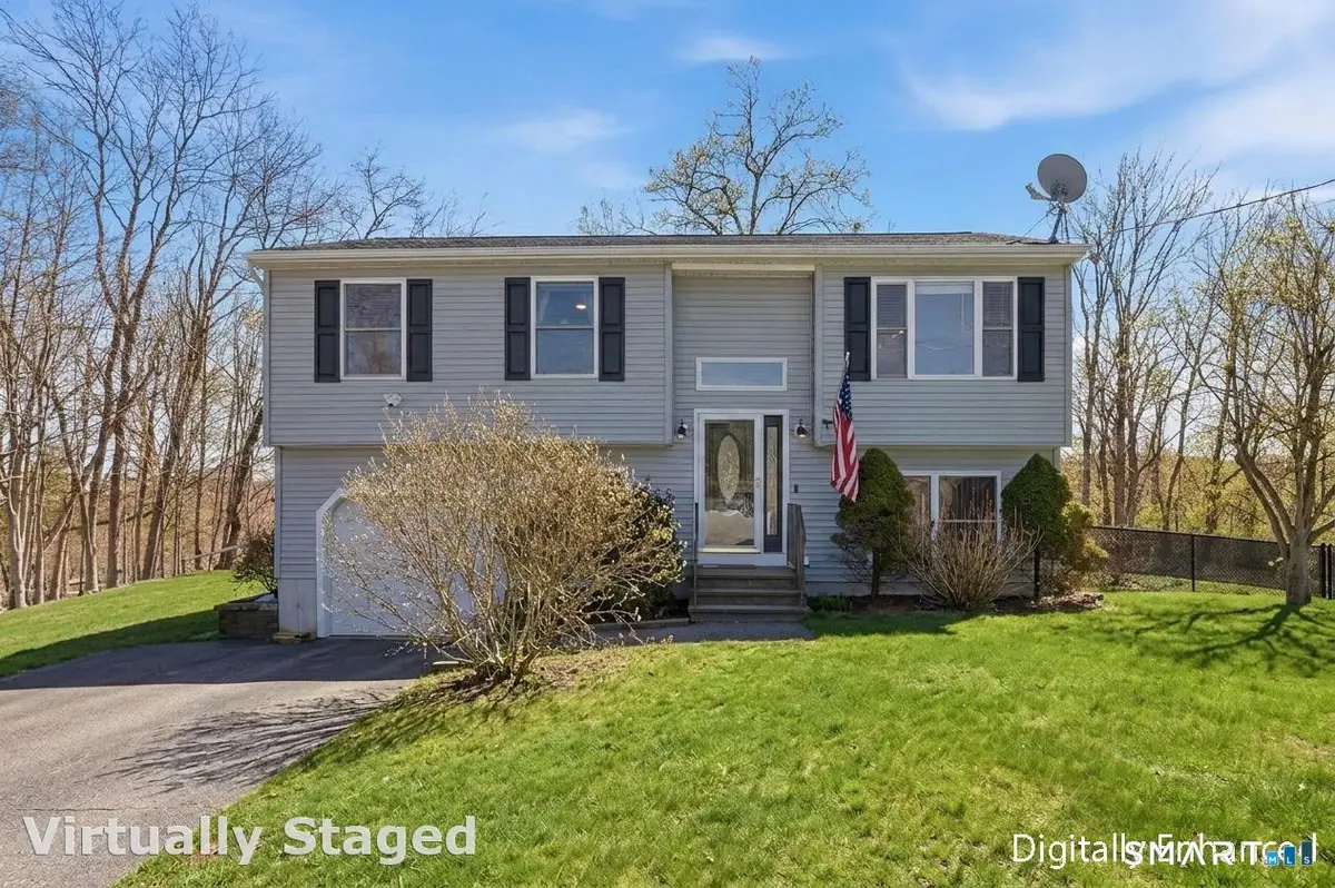 17 Vine Street, Putnam, CT 06260 - #1