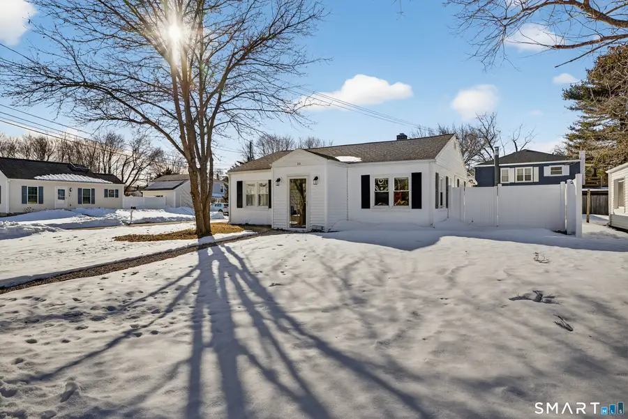 22 Woodlawn Avenue, Waterford, CT 06385 - #2