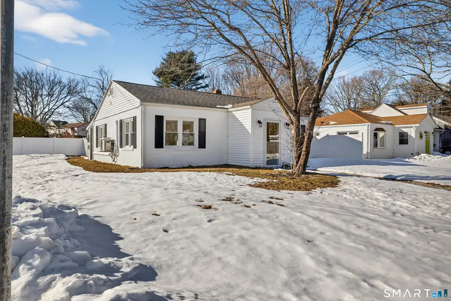 22 Woodlawn Avenue, Waterford, CT 06385 - #3