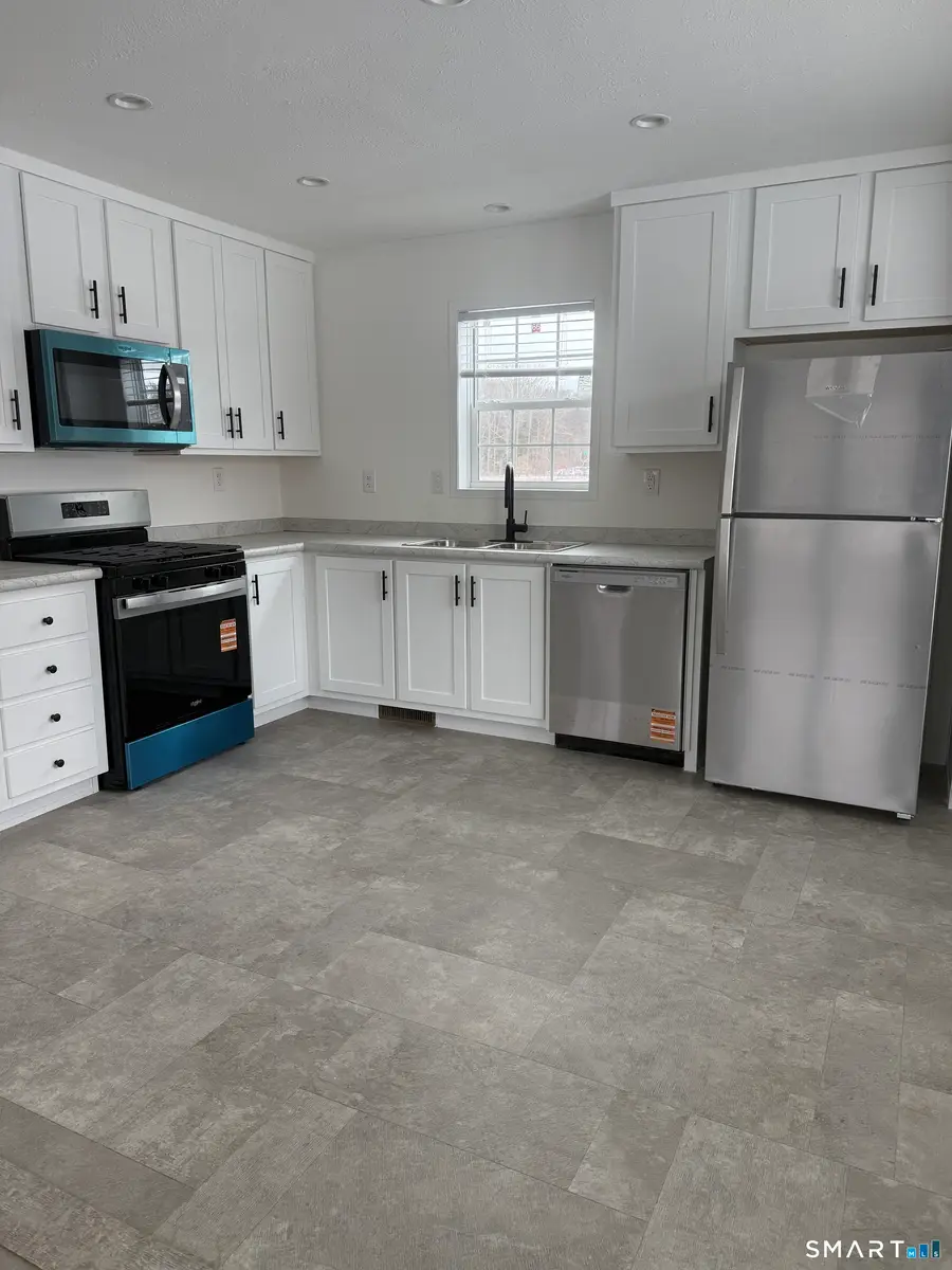 #3, 421 Norwich Westerly Road, North Stonington, CT 06359 - #3