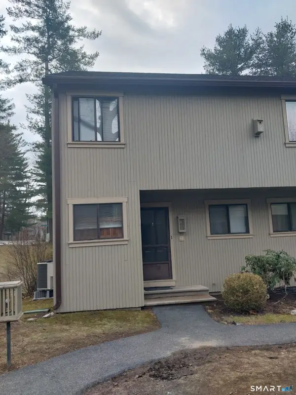 47 Woods Way #47, Woodbury, CT 06798