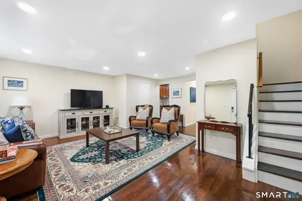 8 Barnstable Lane, Stamford, CT 06907