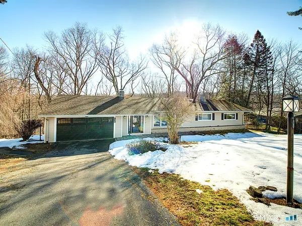 136 Knoll Drive, Hamden, CT 06518