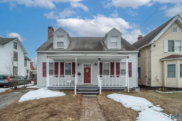 16 Nicholas Square, New Milford, CT 06776