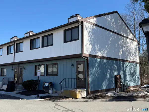 27 Crows Nest Lane #12I, Danbury, CT 06810