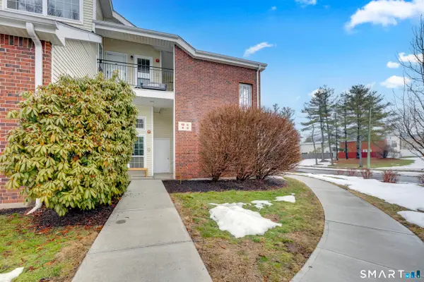 12 Carriage Crossing Lane #12, Middletown, CT 06457